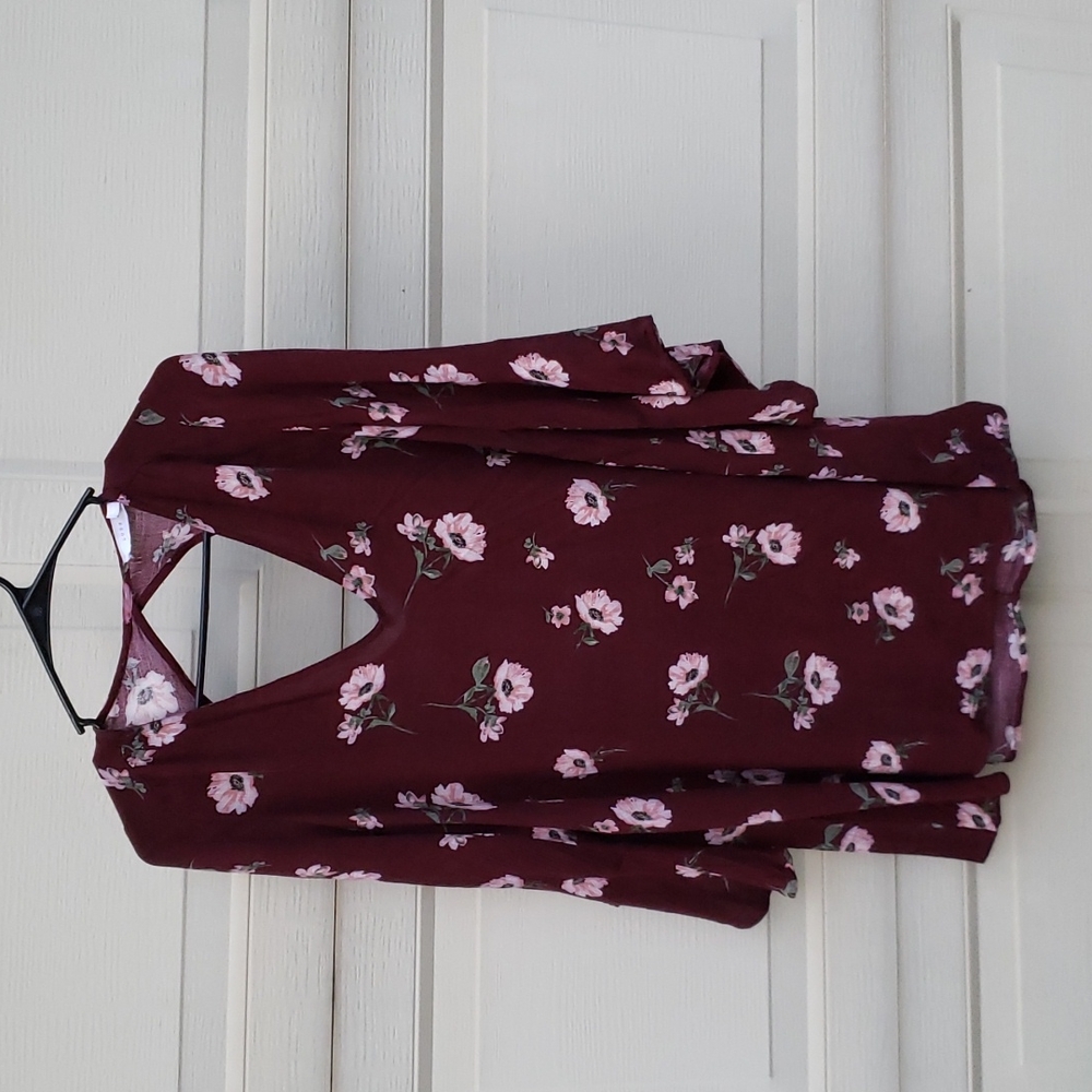 LUSH Burgundy Peasant Blouse Pink Floral Keyhole Back Bell Sleeve Size Small